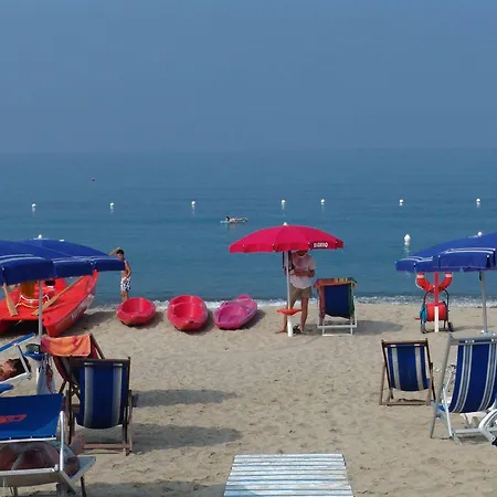 Villaggio Turistico Elea 3*