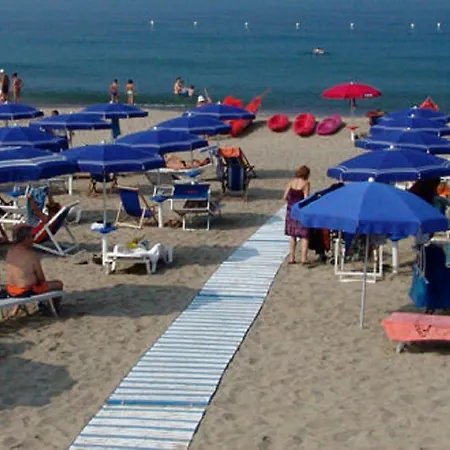 Parco vacanze Villaggio Turistico Elea 3*