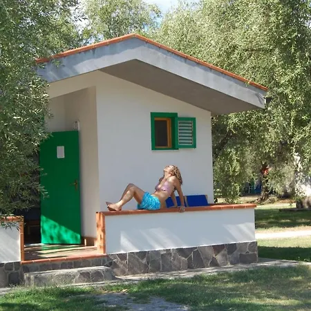 Villaggio Turistico Elea 3*